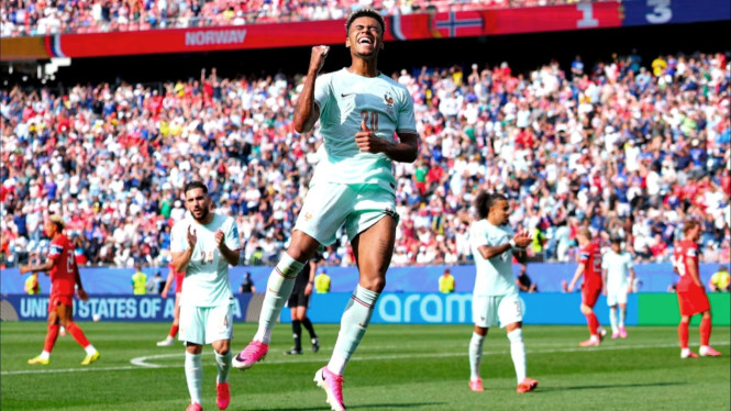 Prancis Lumat Habis Pemain Cadangan Norwegia, Dembele Hattrick