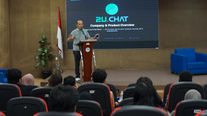 Launching Pilot Project 2U.Chat di Udinus Semarang.
