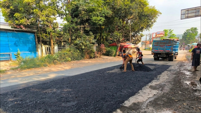 Perbaikan Jalan Kalipancur Kota Semarang.