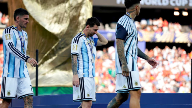 Argentina masih belum bisa menembus juara rekor dua kali berturut-turut .