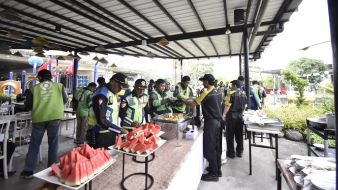 Ratusan Driver Ojol Dan Supeltas Sarapan Bareng Di The Wujil