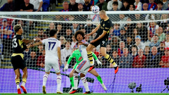 Manchester City menang telak di kandang Crystal Palace.