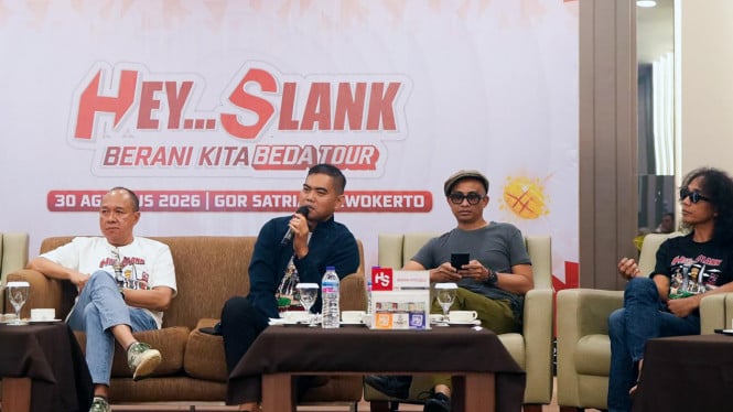 Konperensi pers jelang Konser Berani Kita Beda Tour HS Hey Slank titik ke-9 akan berlangsung di Purwokerto.