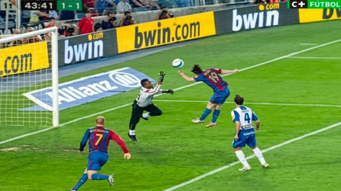 Gol Lionel Messi dengan tangan di Liga Spanyol.