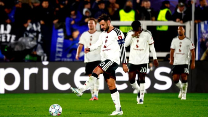 Pemain Manchester United lesu setelah dihajar Como 1-4 di Liga Champions.