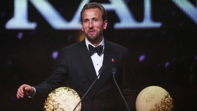 Harry Kane meraih Ballon d'Or 2026 kategori striker terbaik.
