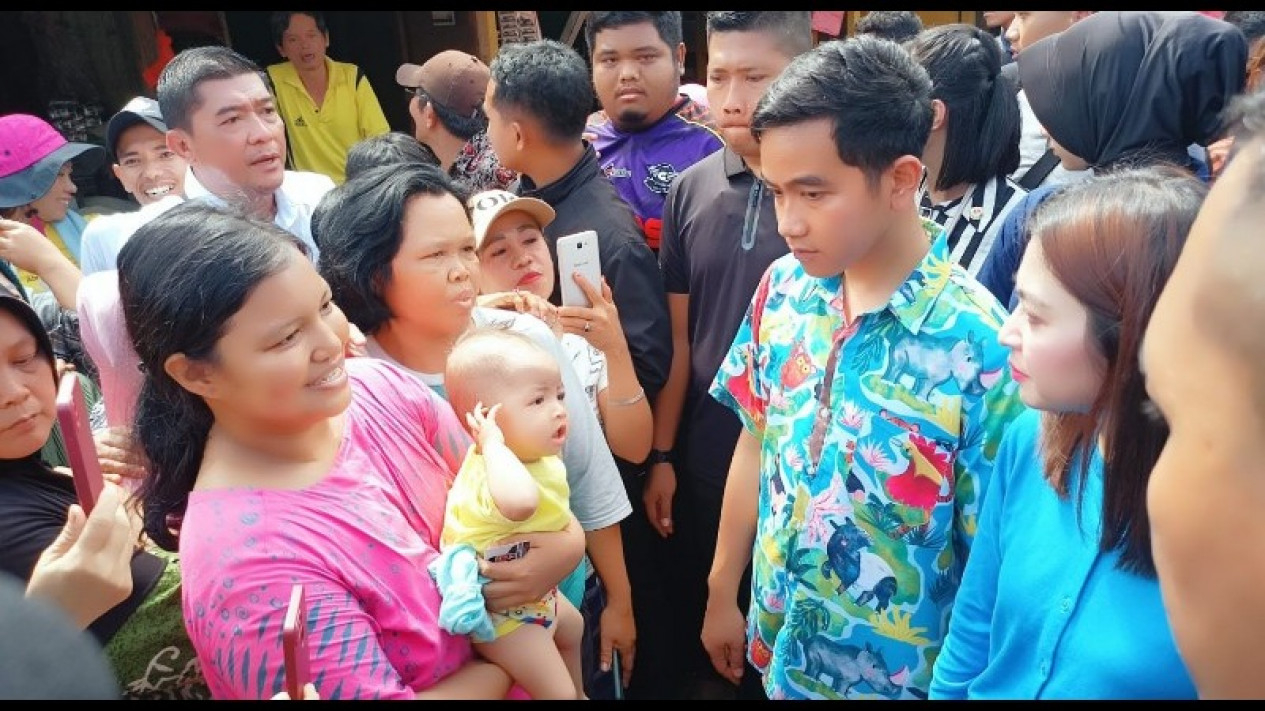 Potret Gibran Rakabuming Raka saat blusukan di Depok
