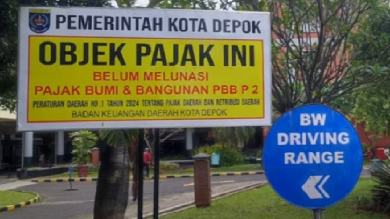 Plang Hotel Bumi Wiyata Depok nunggak pajak