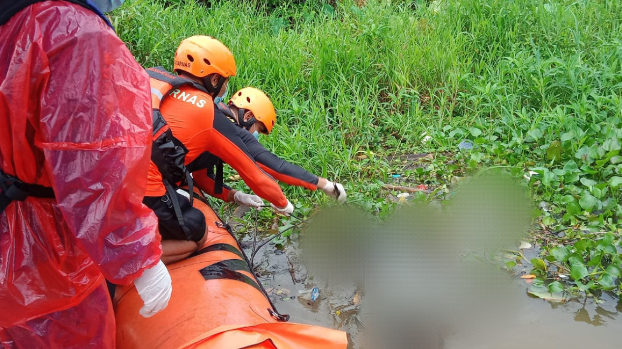 Basarnas Pontianak evakuasi jasad Salim Syuhudi di Sungai Kapuas