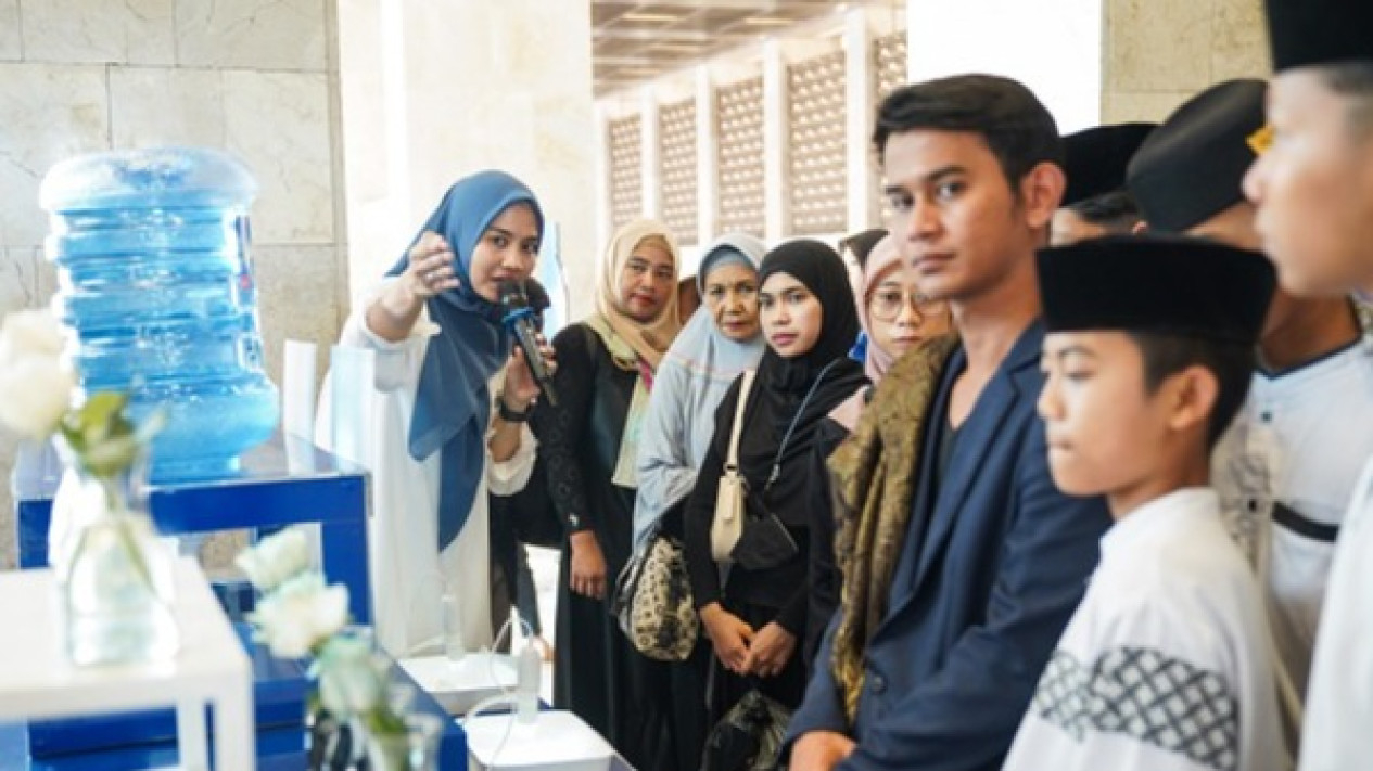 Pengenalan AMDK terkait produk halal