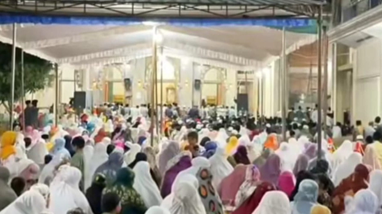 Ramainya jamaah di masjid milik Haji Sulaiman