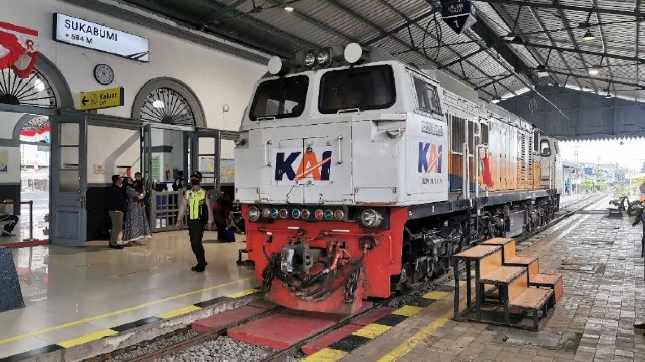 Lokomotif dinas KA Pangrango relasi Bogor - Sukabumi.