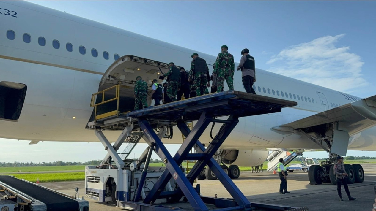TNI -POLRI Evakuasi Jamaah Haji