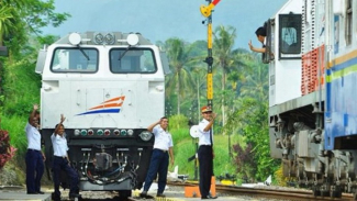 Awak Sarana Kereta Api. Awak Sarana Kereta Api.