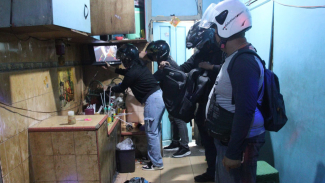 Polda Kalbar Gerebek Kampung Beting di Pontianak Timur Polda Kalbar Gerebek Kampung Beting di Pontianak Timur