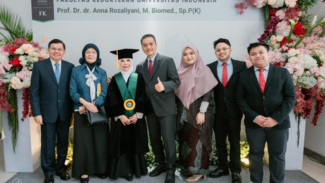 Keluarga Prof Anna Rozaliyani Keluarga Prof Anna Rozaliyani