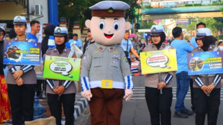 Aksi polwan Polres Metro Depok di CFD