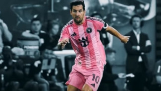 2 Legenda Arsenal Rayu Messi Bela Klub Orang Indonesia: Como Auto Sangar