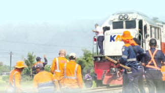 Jalur Bekas Kereta Anjlok di Subang Sudah Bisa Dilewati, KA Argo Lawu yang Melintas Pertama