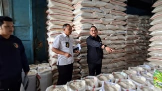 Waspada Barang Oplosan, Tim Satgas Pangan Cek Gudang Beras di Depok, Begini Hasilnya