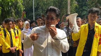 Temui Mahasiswa Sebelum Gerak ke Polda, Ini Pesan Rektor UI : Jangan Anarkis dan Jaga Diri