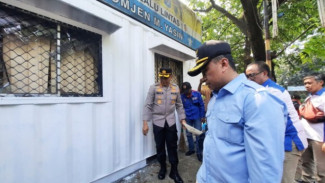 Buruh Depok Kecam Anarkisme: Polisi Juga Orang Indonesia
