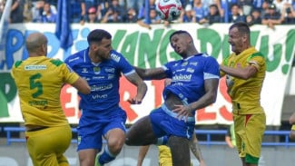 Drama Menit Akhir Dibalik Kemenangan Tipis Persib Bandung atas Persebaya Surabaya