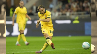 Rabiot Takjub Modric Masih Perkasa di Usia 40, AC Milan Libas Napoli Meski Bermain 10 Orang