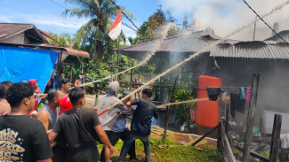 Cekcok dengan Istri, Pria di Kubu Raya Bakar Rumah Sendiri