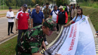 TNI Turun Tangan Buru Pembuang Sampah Liar di Depok