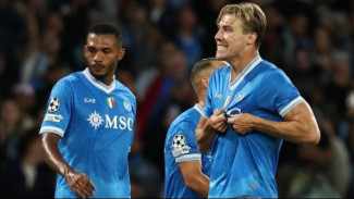 De Bruyne 2 Assist, Hojlund 2 Gol: Napoli Pecah Telur di Liga Champions