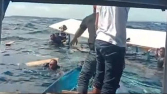 Breaking News! 15 Penumpang Kapal Tenggelam di Maluku Utara Selamat, BMKG Peringatkan Cuaca Ekstrem