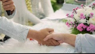 Heboh, Seorang Kakek Menikahi Wanita Berusia 24 Tahun di Pacitan dengan Mahar Rp 3 Miliar?