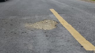 LPPNRI Minta KPK Periksa BPJN Kalbar dan PT Teknik Berjaya Selaras terkait Proyek Jalan BTS Sanggau Rusak