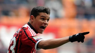 Krisis Pemain Lini Belakang, AC Milan Bakal Bikin Sensasi di Bursa Transfer Musim Dingin, Bakal Pulangkan Bek Veteran?