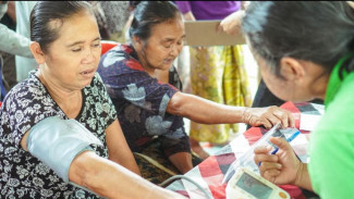 UI dan UNUD Kolaborasi Berikan Layanan Kesehatan dan Penguatan Museum Komunitas di Karangasem