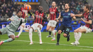 Inter vs Milan: Allegri Bongkar Sosok Penting di Balik Kesuksesan Maignan Menggagalkan Penalti Calhanoglu
