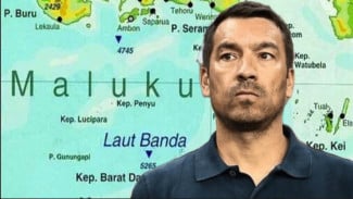 Jean-Paul van Gastel Ungkap Sosok van Bronckhorst: Ada Darah Maluku