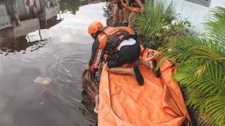 Gempar, Bocah 10 Tahun Tewas Terseret Banjir Rob di Pontianak