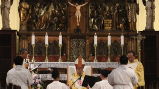 Dari Radikalisme ke Toleransi: Eks Napiter Jaga Misa Natal di Gereja Katedral Jakarta