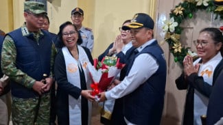 Indahnya Kebersamaan, Wali Kota Depok Berikan Karangan Bunga untuk Pendeta Saat Natal