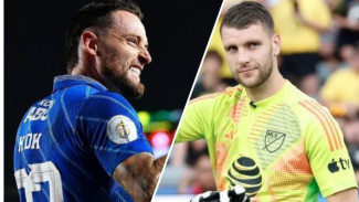 Bikin Penasaran, Maarten Paes Bantah Isu Pindah ke Persib Bandung, Marc Klok: Come to Bandung