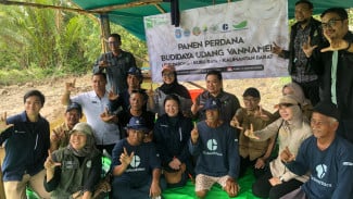 UPT KPH Wilayah Kubu Raya Panen Udang Vannamei 500 Kg di Desa Dabong