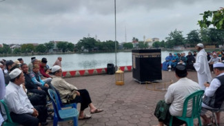 Unik, KBIH di Depok Ini Tawarkan Sensasi Manasik Haji di Tepi Danau