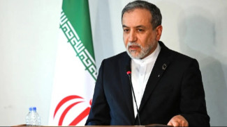 Abbas Araghchi: Iran Siap Hadapi Risiko Perangi AS demi Program Nuklir