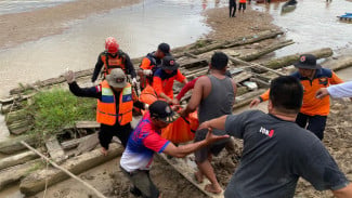 Gempar Dua Bocah Yang Tenggelam di Sungai Kapuas Sintang Ditemukan Tewas Mengambang