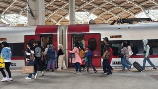 Penumpang Kereta Cepat Whoosh Melonjak saat Libur Imlek: Jumlah Ini Diprediksi Akan Terus Bertambah