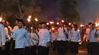 Sambut Ramadhan 1447 Hijriah, Ribuan Warga Kubu Raya Menggelar Pawai Obor