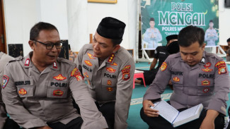 Khusyuk, 80 Anggota Ikut Program Polisi Mengaji di Hari Pertama Ramadhan 1447 H