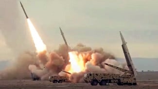 Zionis Enggak Dikasih 'Nafas', Iran Kirim Rudal Khaybar Shekan Bombardir Sejumlah Aset Vital Israel